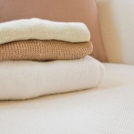 Plaids dekorativ platzieren: 7 stilvolle Ideen für mehr Gemütlichkeit zu Hause