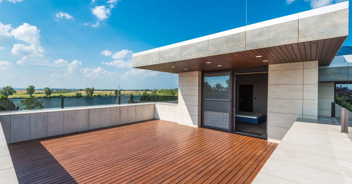 Schritt für Schritt zum stabilen Terrassenfundament: So gelingt der perfekte Unterbau
