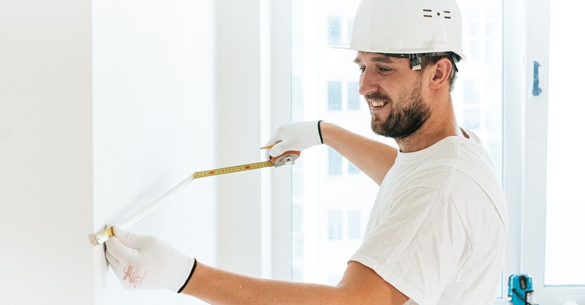 Fenster richtig ausmessen: So gelingt das Aufmaß schnell und fehlerfrei