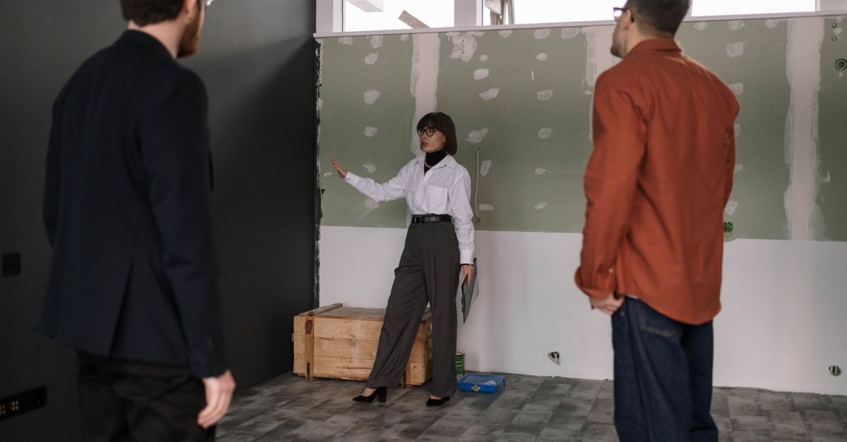 Innenausbau clever planen: Die richtige Reihenfolge für ein stressfreies Zuhause