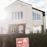Schnäppchen mit Risiko? So gelingt der Immobilienkauf bei Versteigerungen